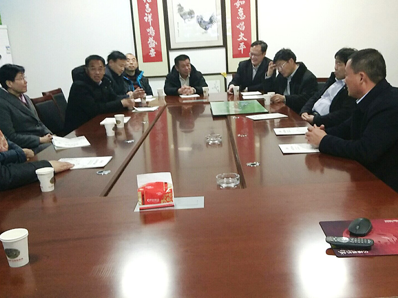市政協(xié)原副主席、民建市委原主委?；萏m，市人大常委、民建市委副主委周中穩(wěn)一行到我公司調(diào)研蘆花雞養(yǎng)殖發(fā)展情況